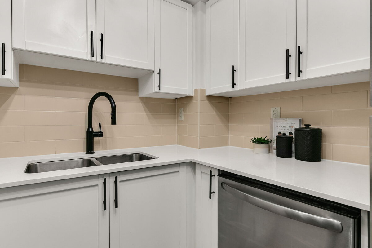 21-web-or-mls-15_004_Kitchen