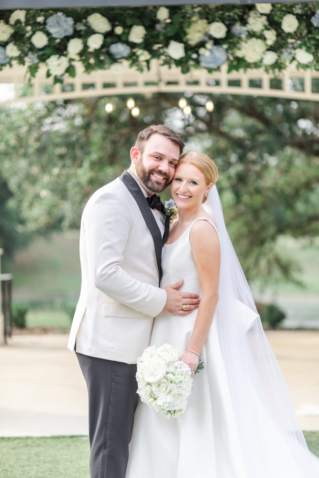 Jessica-Chole-Photography-san-antonio-wedding-photographer-austin-luxury-wedding-photographer-romantic-timeless-classic-photography-kendall-point-wedding-23