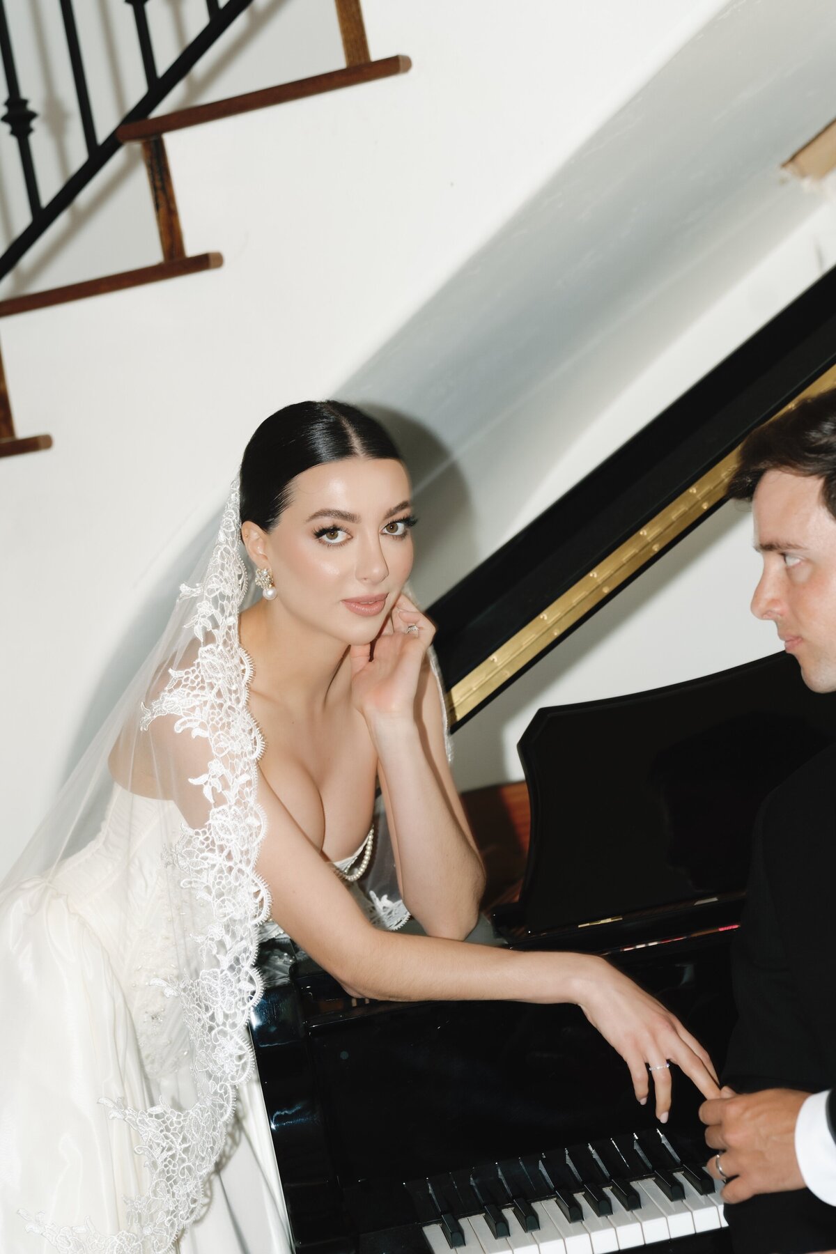 Jeune-Perche-Faye-Fern-Creative-MVFPortraits-Couple-92