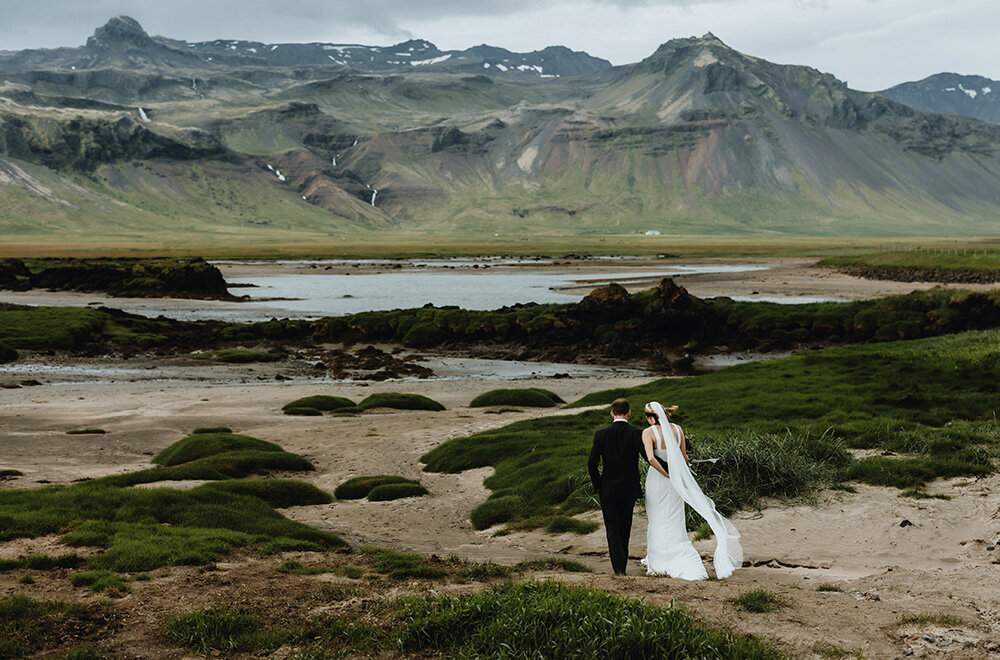 Best_Local_Iceland_Elopement_Photographer_and_Planner-29