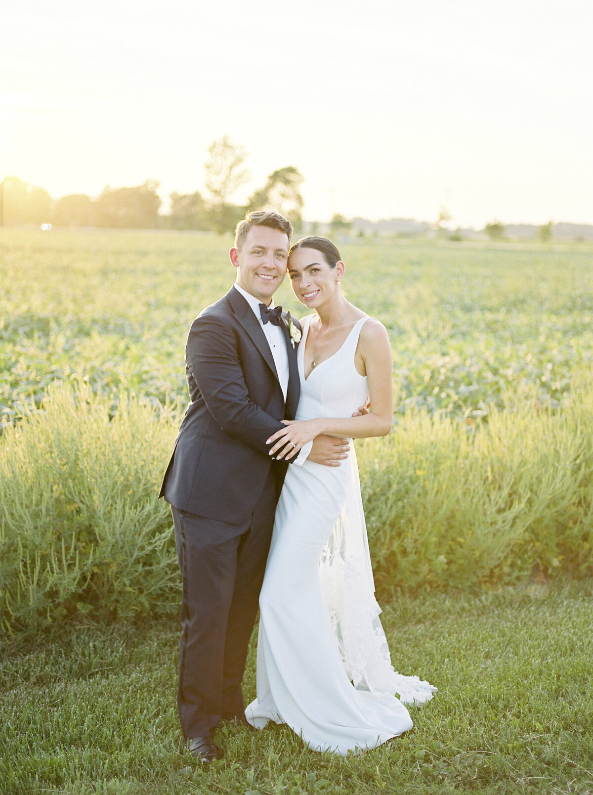 bride-groom-wedding-portraits-outside