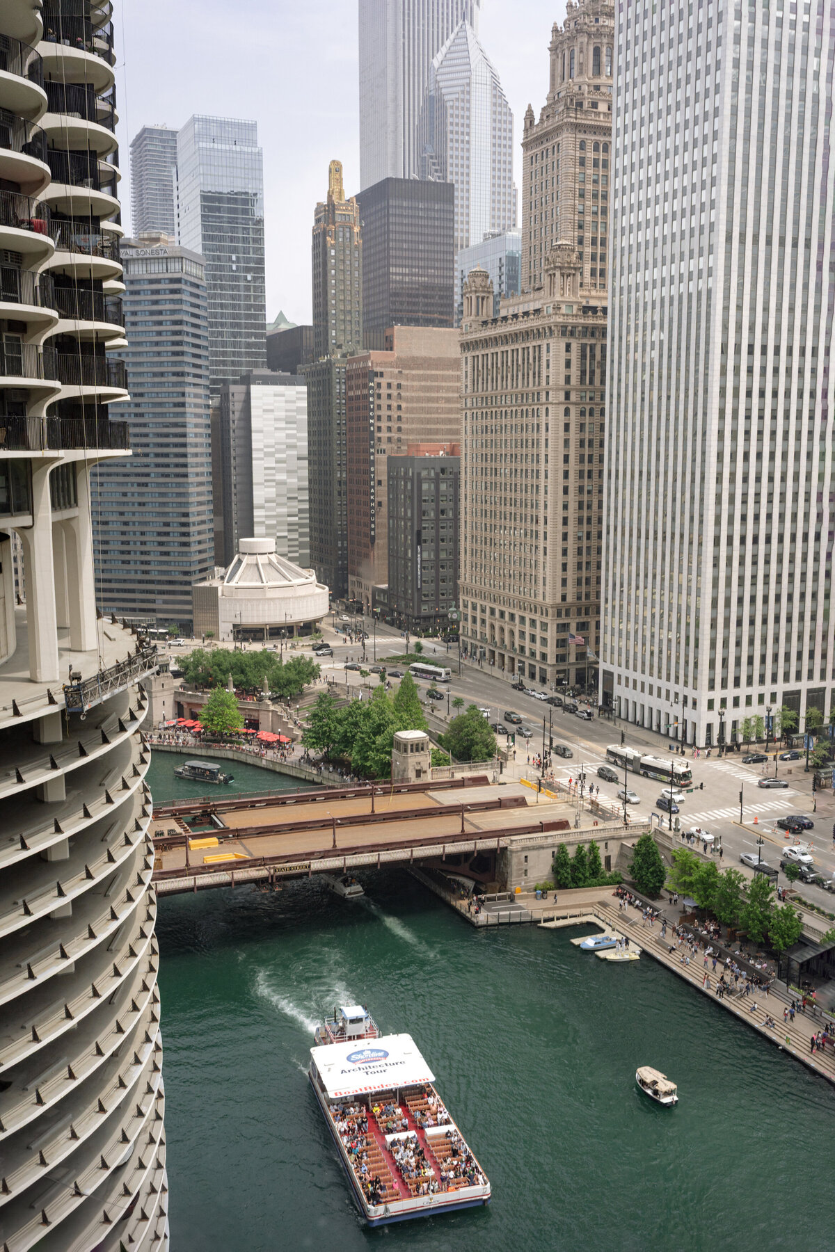 Berlez-Chicago-Wedding-Photographer-Great-Events-Epic-Events-Rockwell-on-the-River-Entertaining-Company-Jewish-Wedding-Editorial-27