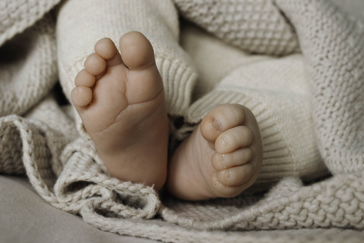 Newborn fotograaf limburg, Newborn fotograaf, Newborn fotograaf haelen, Newborn fotograaf roermond, Newborn fotograaf leudal, Newbornshoot haelen, Newborn shoot leudal, Newborn shoot roermond, Newborn fotografie in de buurt van haelen