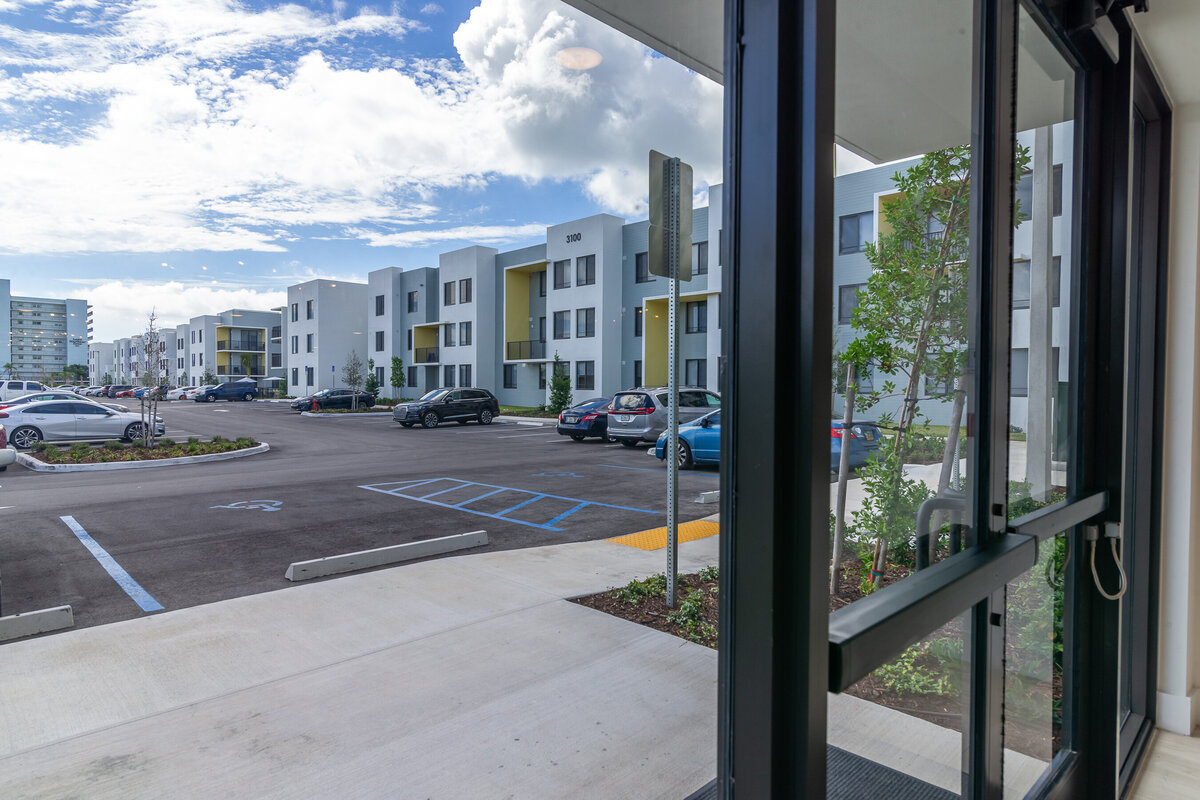 062524BERKELYPALMBEACH-143