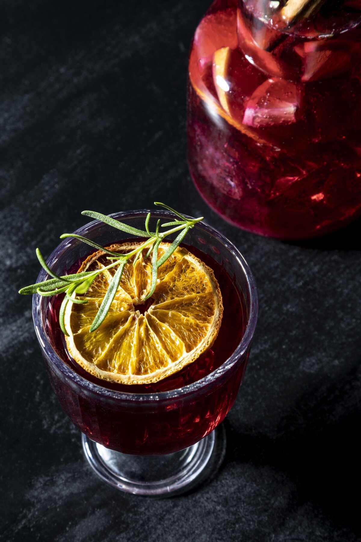 refreshing-fruity-drink-table