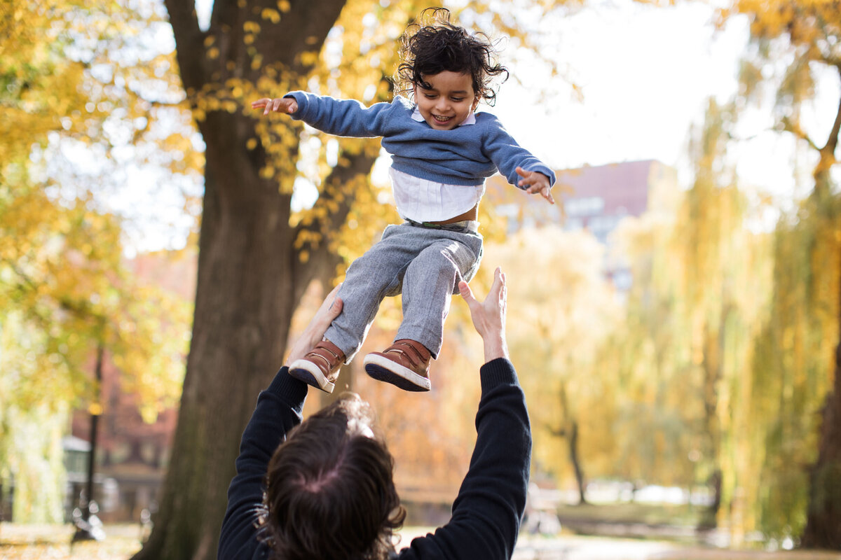 candid-natural-boston-newborn-family-photographer-zev-fisher-106