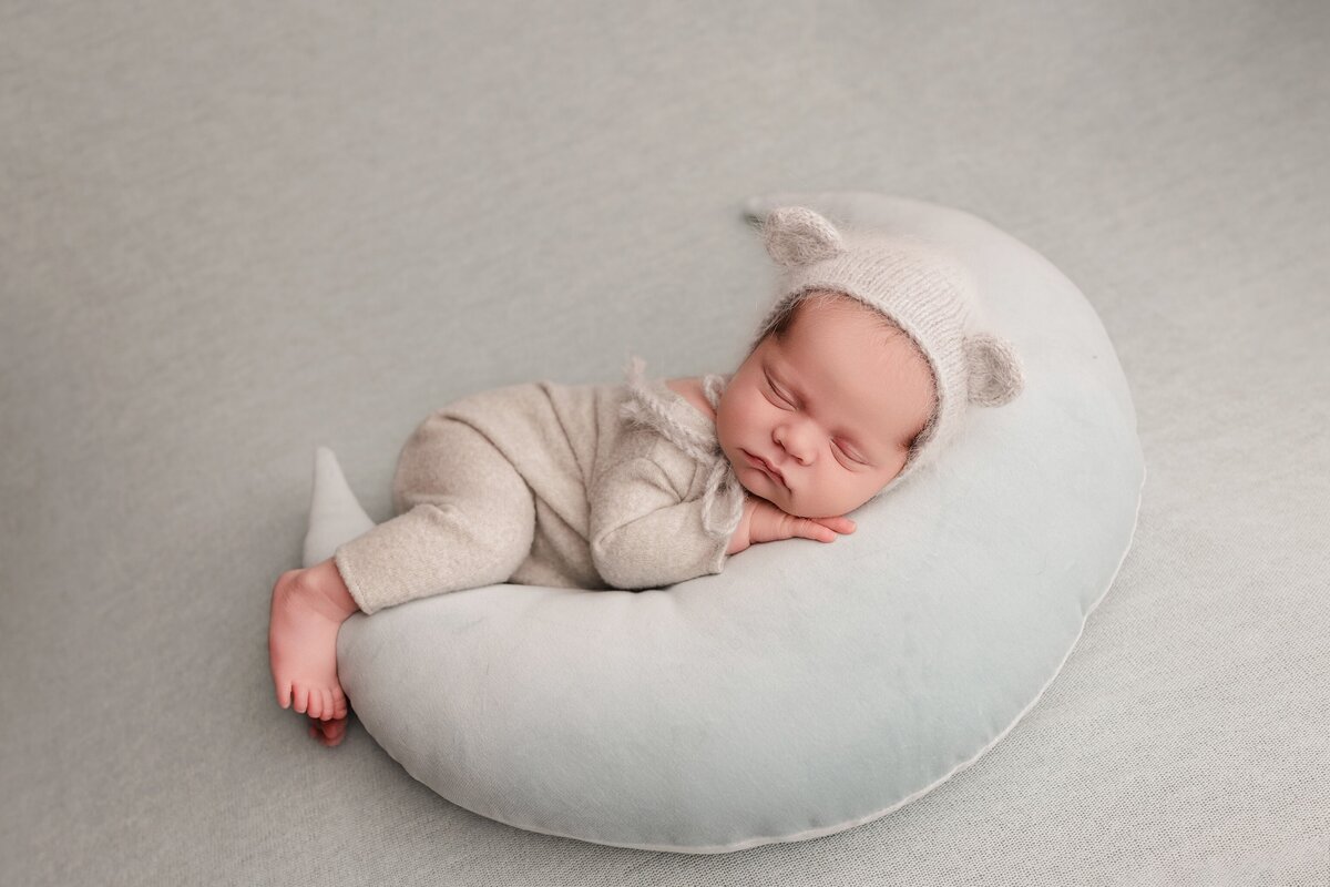 celebrating surrogacy newborn photoshoot,Beautiful newborn portraits in Elk Grove and Sacramento, capturing your baby's precious moments with simple elegance. Book your session today