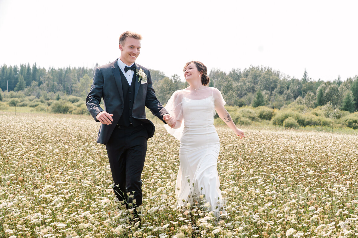 wedding portraits at northern sun winery in bark river near escanaba michigan