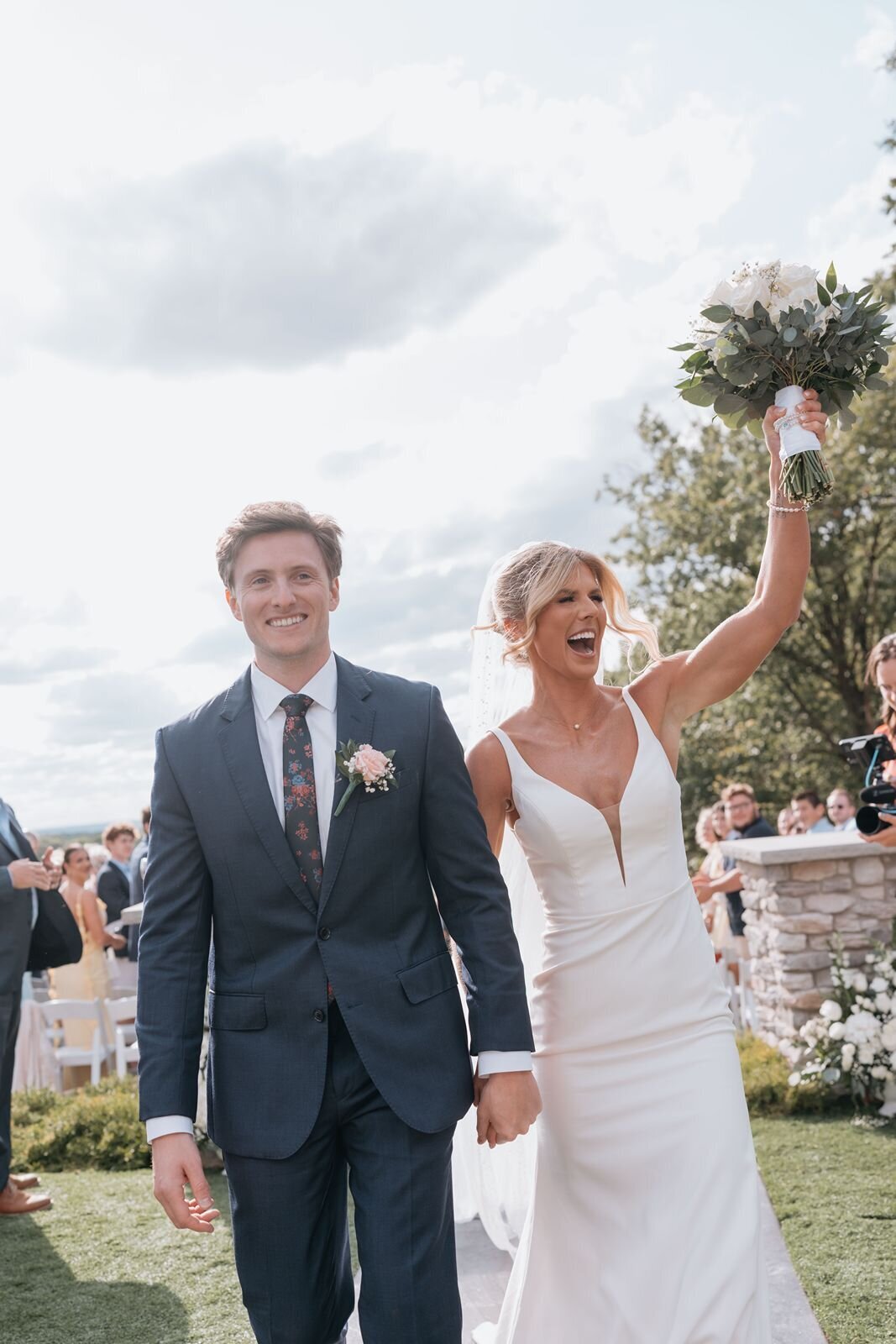 cleveland-wedding-ceremony-outdoors