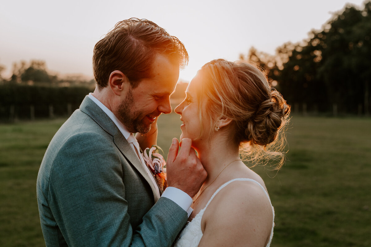 Trouwfotograaf in Zeeland. De leukste trouwlocaties in Zeeland vind je in deze blog. Door everatilroefotografie, trouwfotograaf in Middelburg,Zeeland