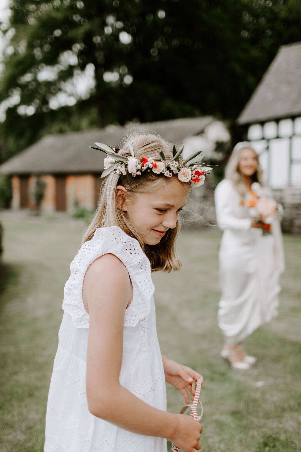 Hattie-Grey-Marquee-Court-Wedding-Flowers-Issy-And-Bella-Florist-Herefordshire11