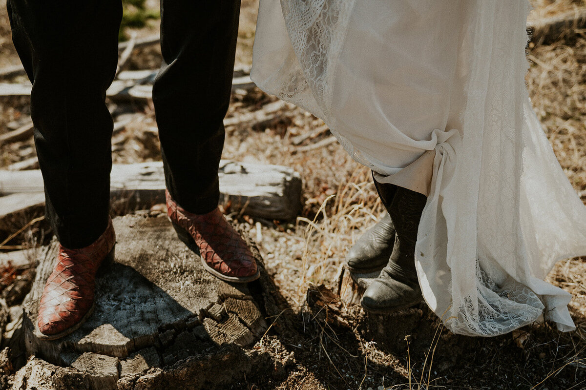 western-boho-glacier-park-elopement-presley-gray-photo-8972