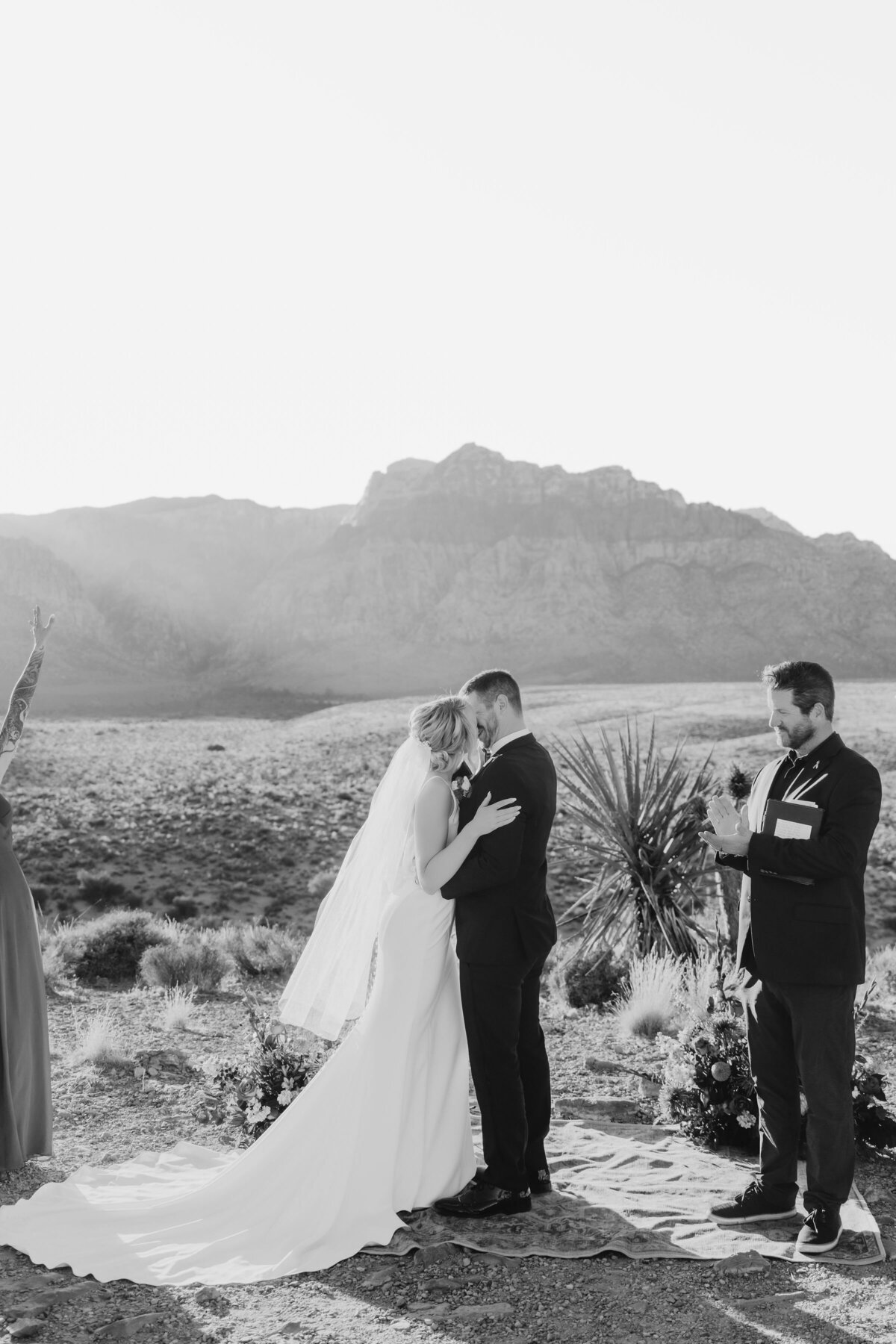destination micro wedding photographer53