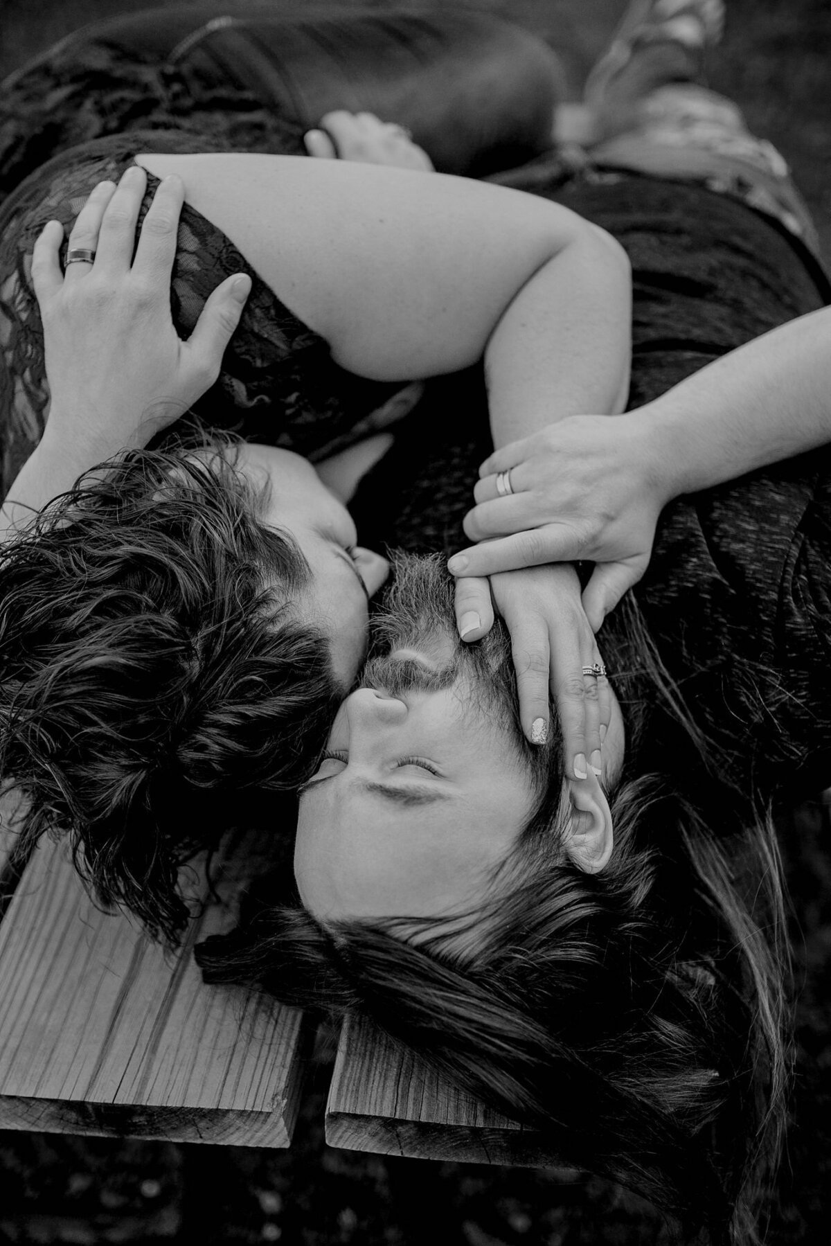 intimate-couples-portrait-session-dolliver-state-park-otho-iowa-storyteller-collective-photo-co