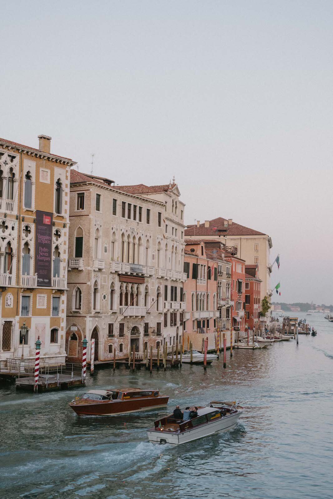 Flora_And_Grace_Editorial_Venice_Analog_Editorial_Wedding_Photographer (1 von 1)-3