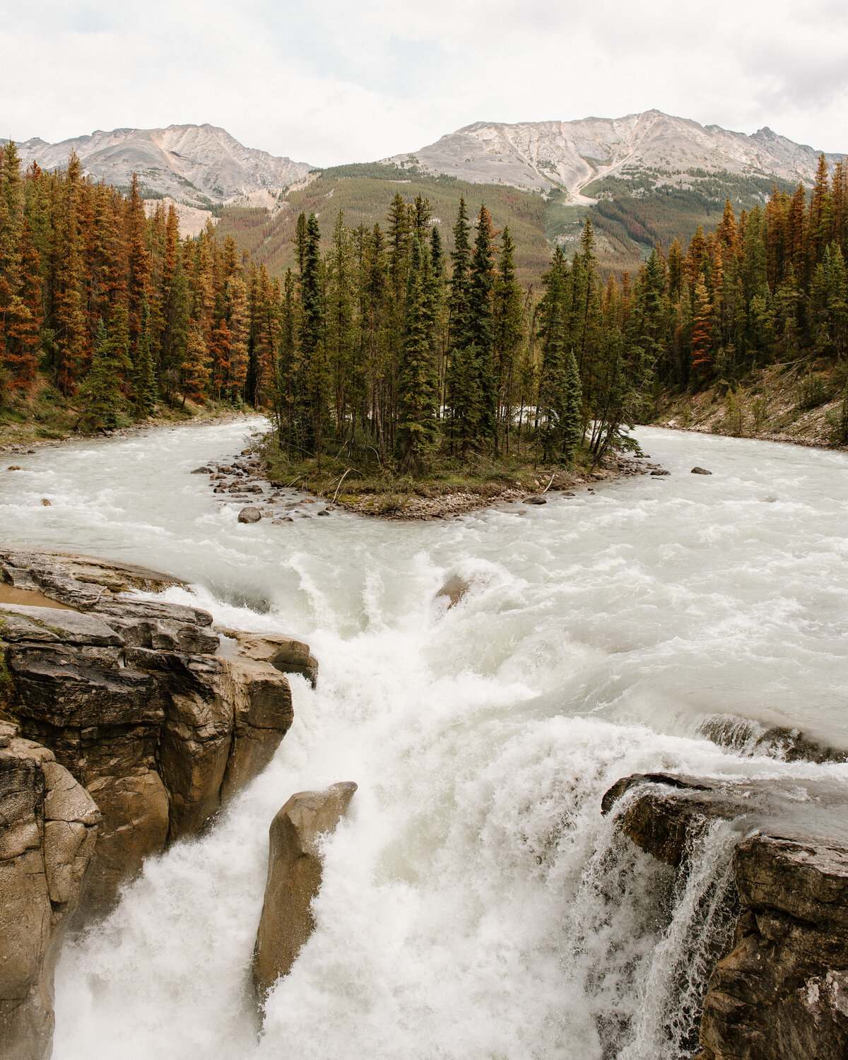 sunwapta_fall_jasper_national_park_canada