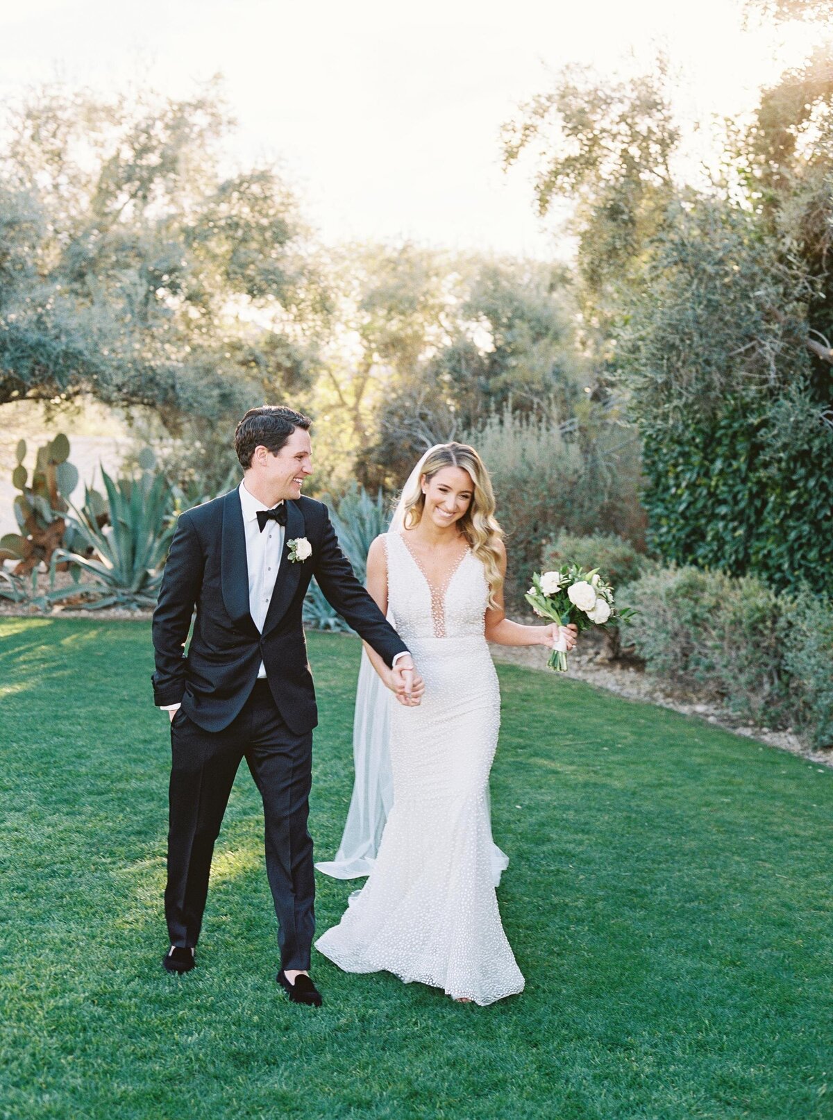 arizona-wedding-couple-newlywed-portrait