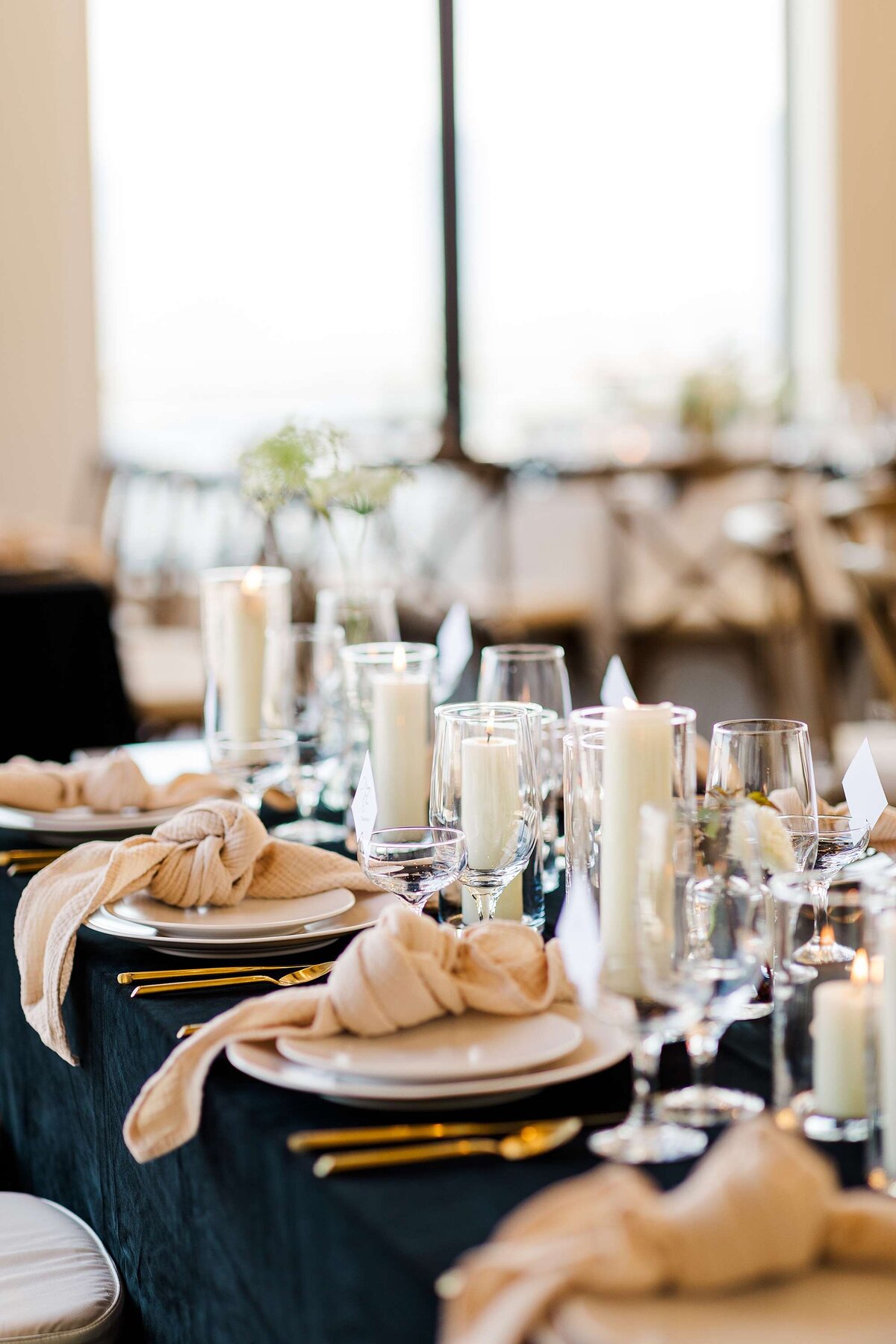 trillium-destination-wedding-venue-pigeon-forge-black-white-reception