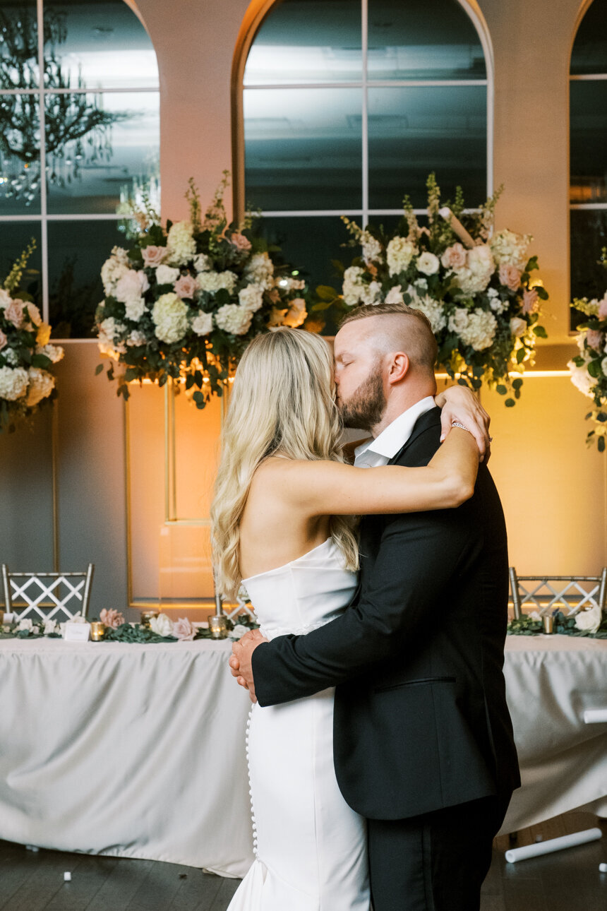 Bethany Erin Dallas Wedding Photographer Montclair Venue522