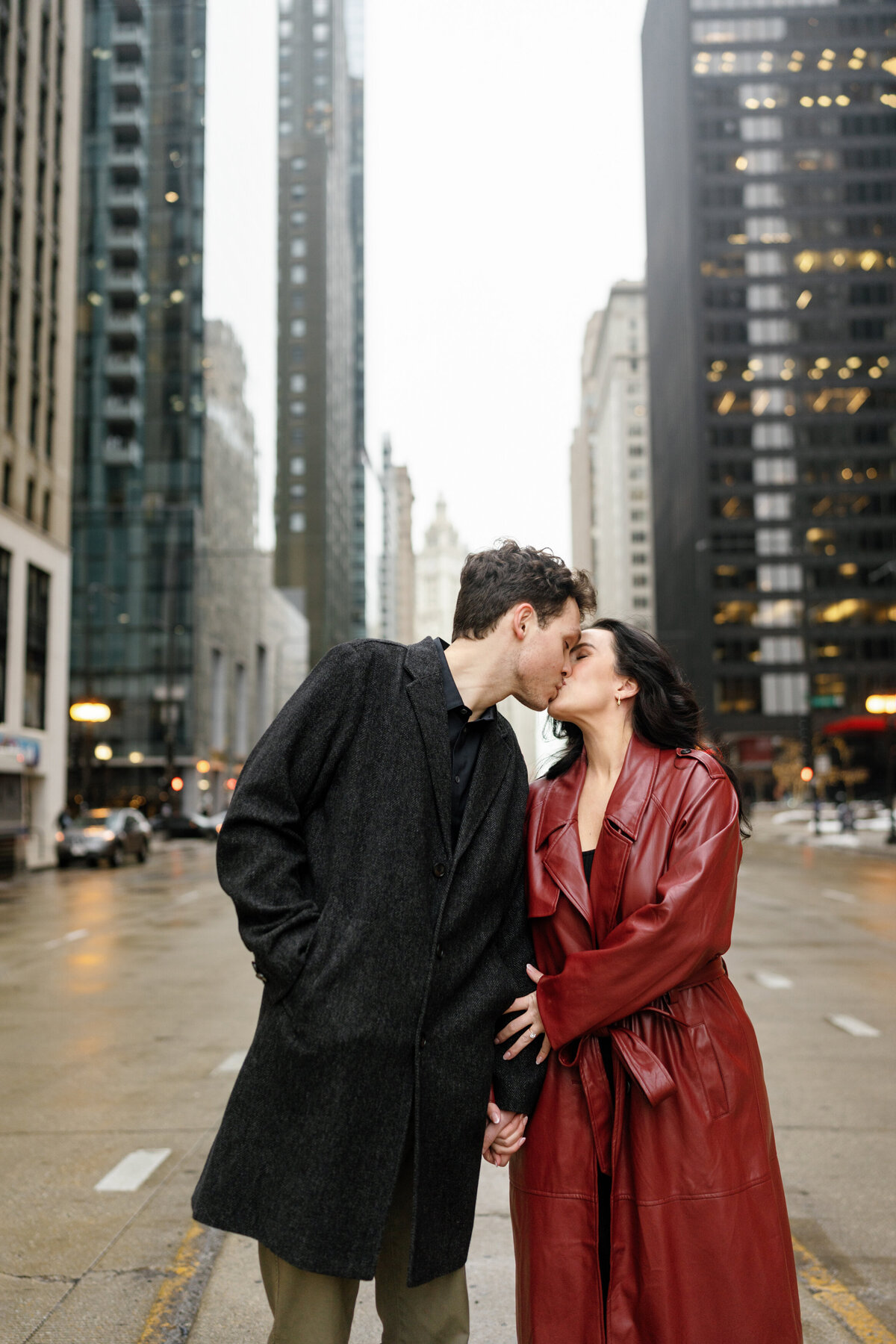 Aspen-Avenue-Chicago-Wedding-Photographer-Hilton-Palmer-House-Vintage-Hotel-Timeless-Editorial-FAV-9