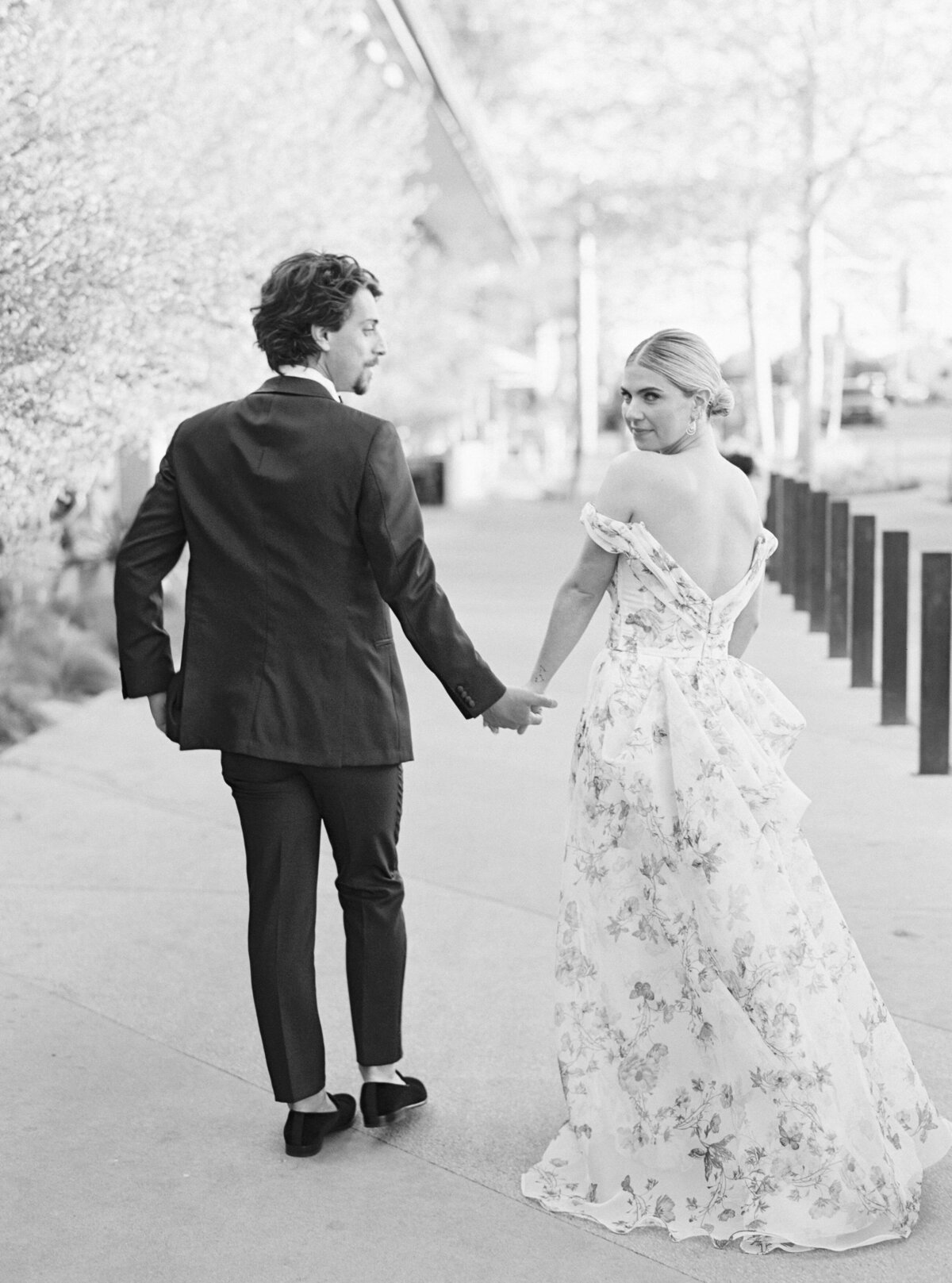 Austin-Fine-Art-Wedding-Photographer-AnnieScott-WelcomeParty-RuétPhoto-featherandtwine-101