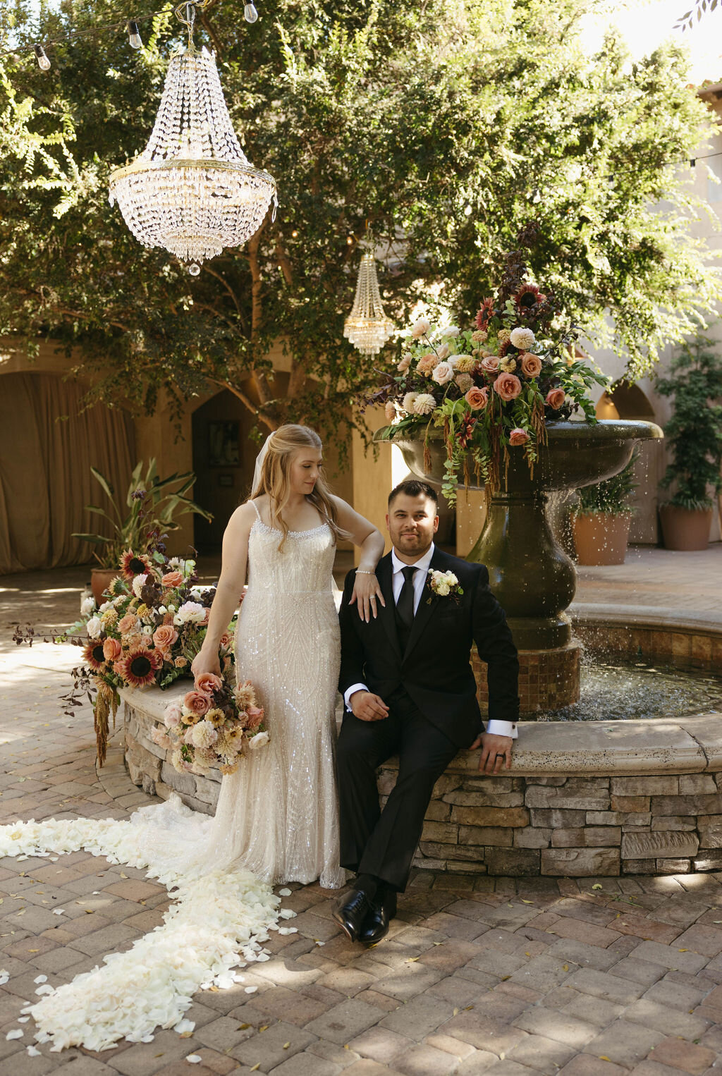 pretty-palm-leaf-event-co-molly-and-rodrigo-wedding-in-serra-plaza-20