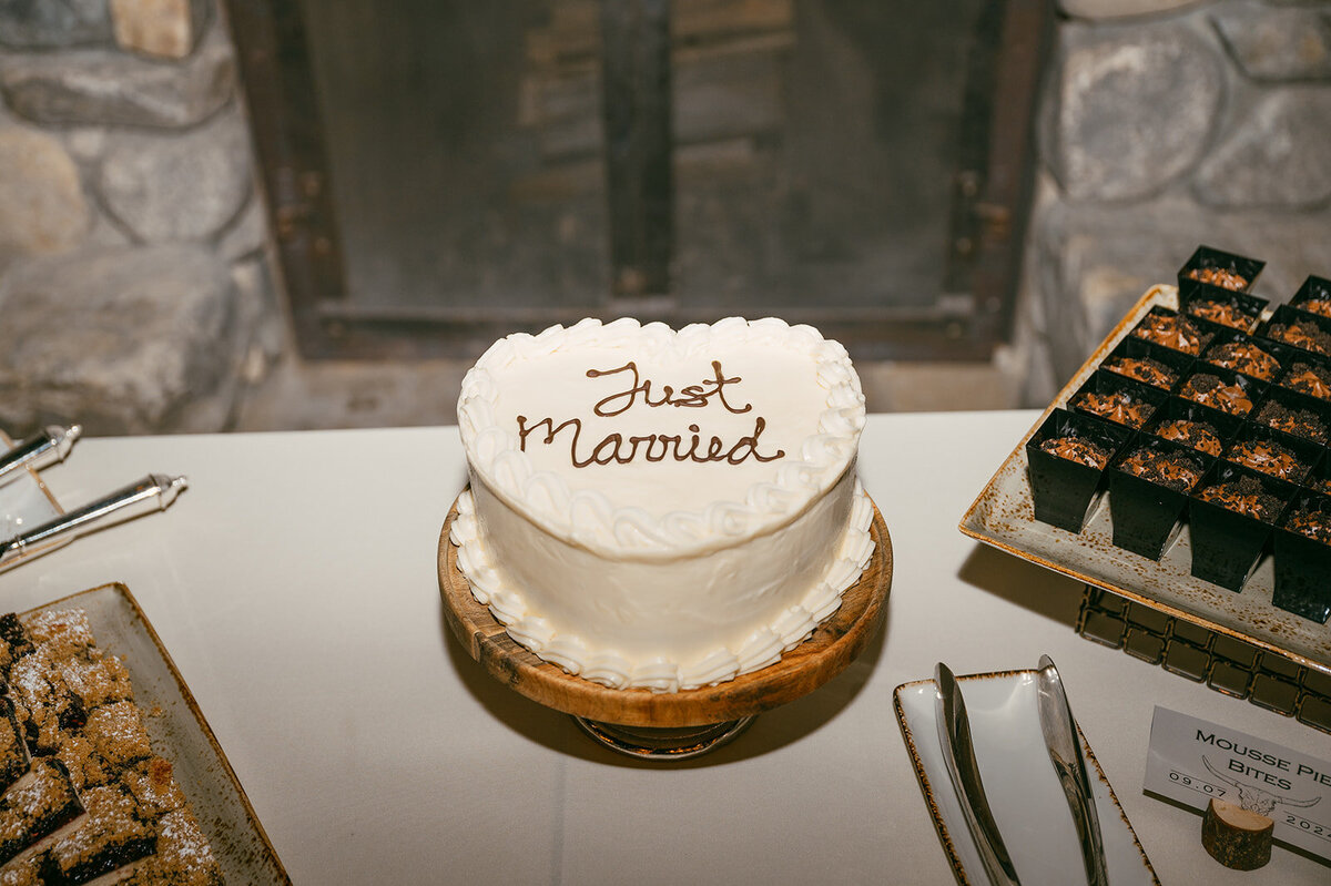 presley-gray-photo-Deerlodge-rustic-western-Montana-wedding-6933