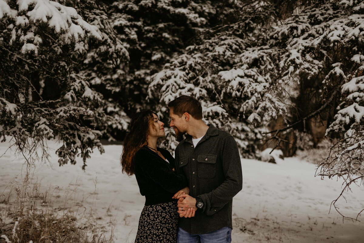 snowy-jemez-springs-photo-shoot-new-mexico-27