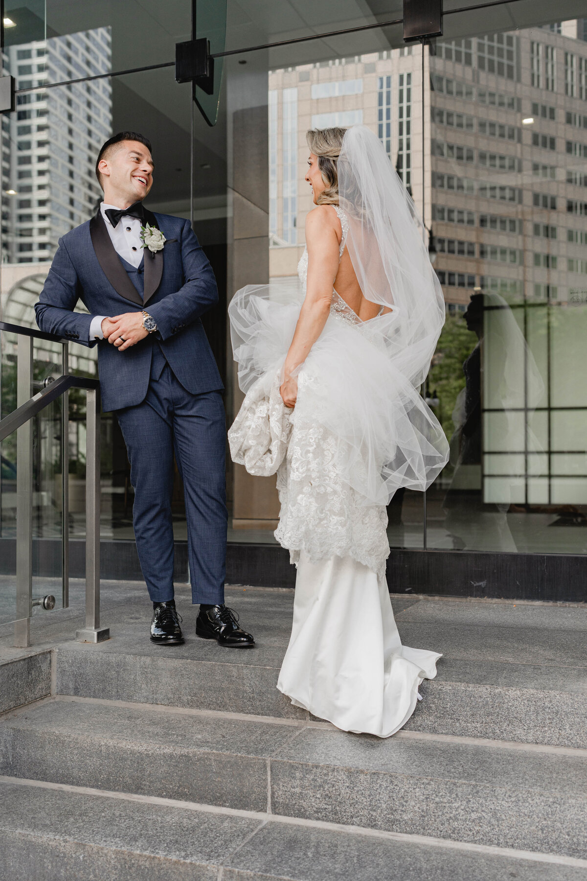 Love Around The City-150