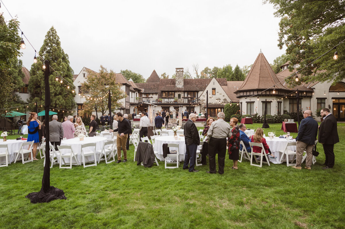 cocktail hour outside at the pleasantdale chateau nj