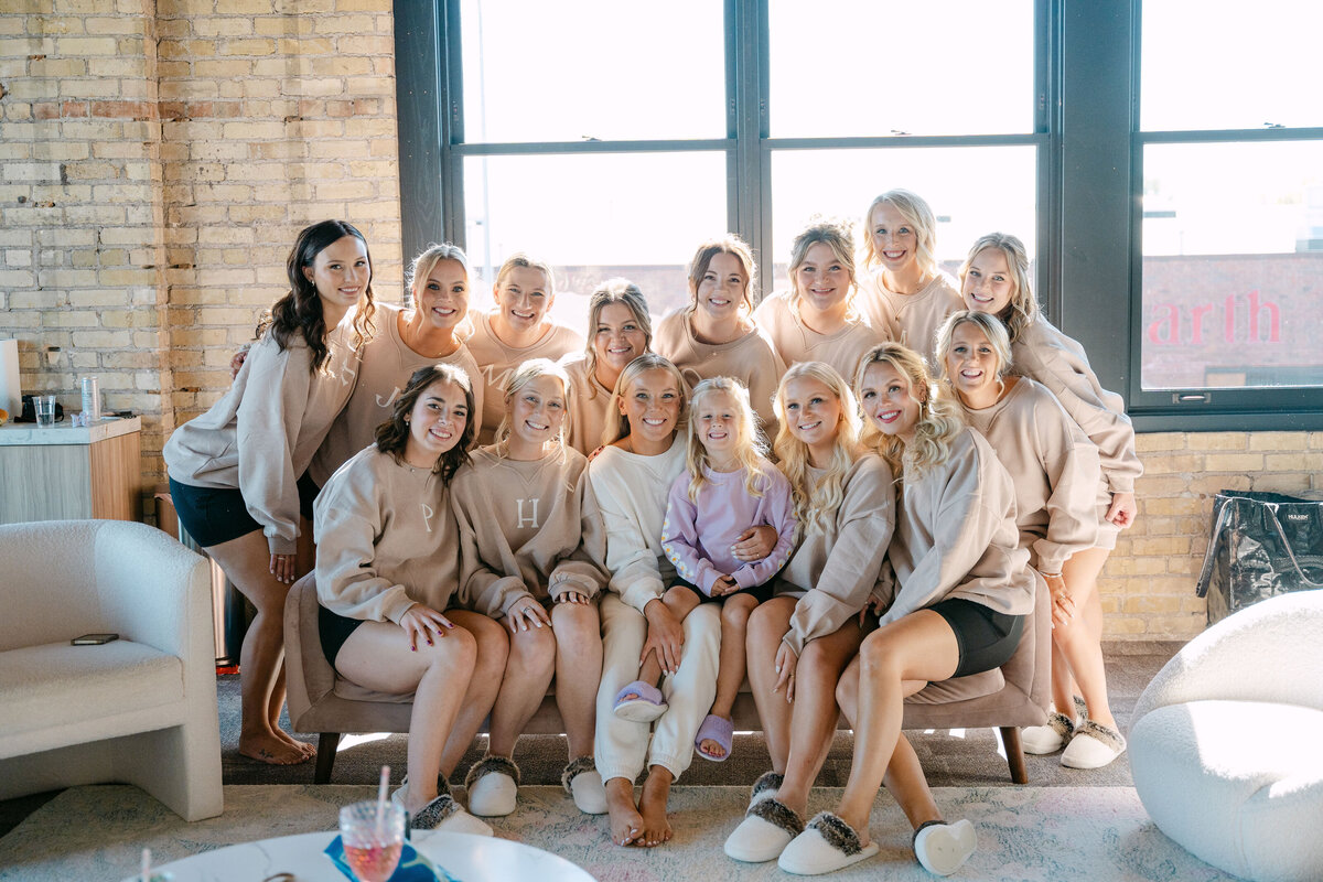 Kendal+Jared_HarvesterSquareWedding_TonyaHjortPhotography-24