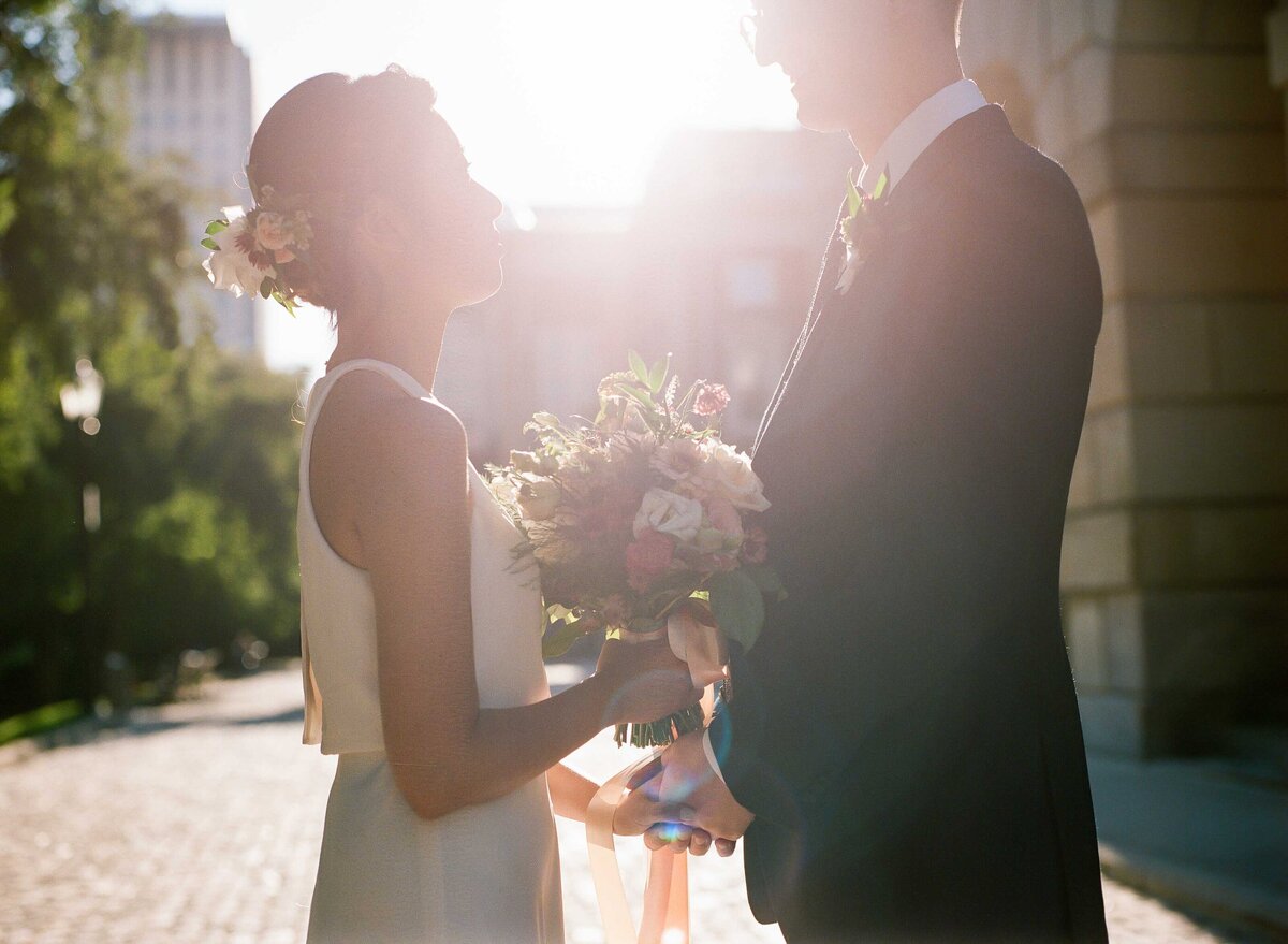 intimate-toronto-city-hall-wedding2