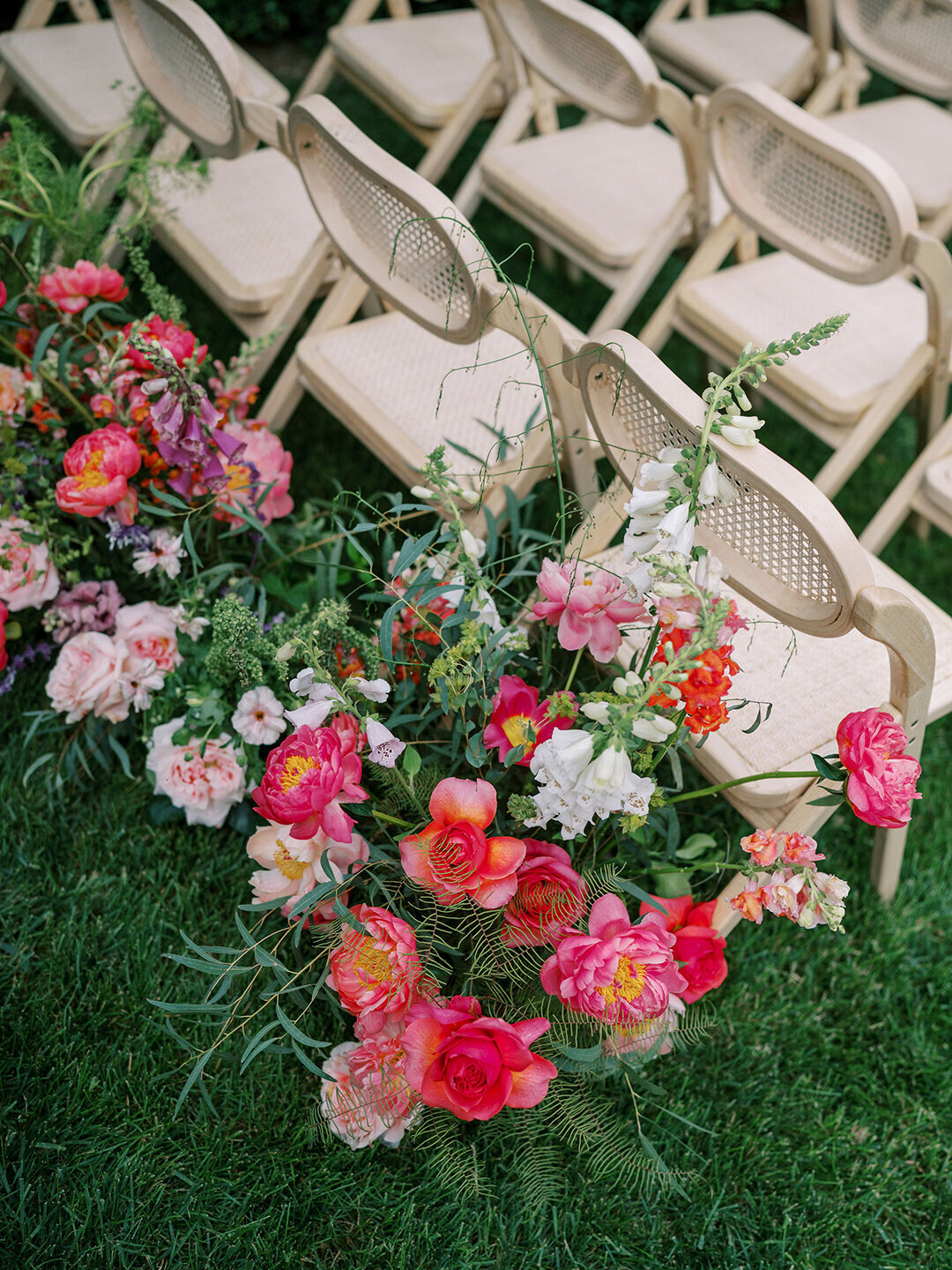 KathleenRob5-3-25GlenstoneGardenVA-VickiGraftonPhotography-457