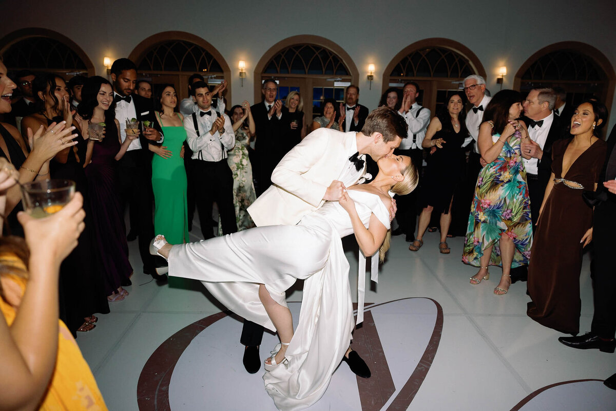 154_wedding-reception-dancing