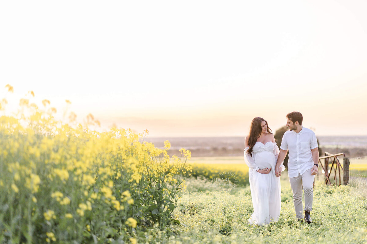 country style maternity photoshoot by flower field in gold coast and adelaide by hikari, maternity photographer