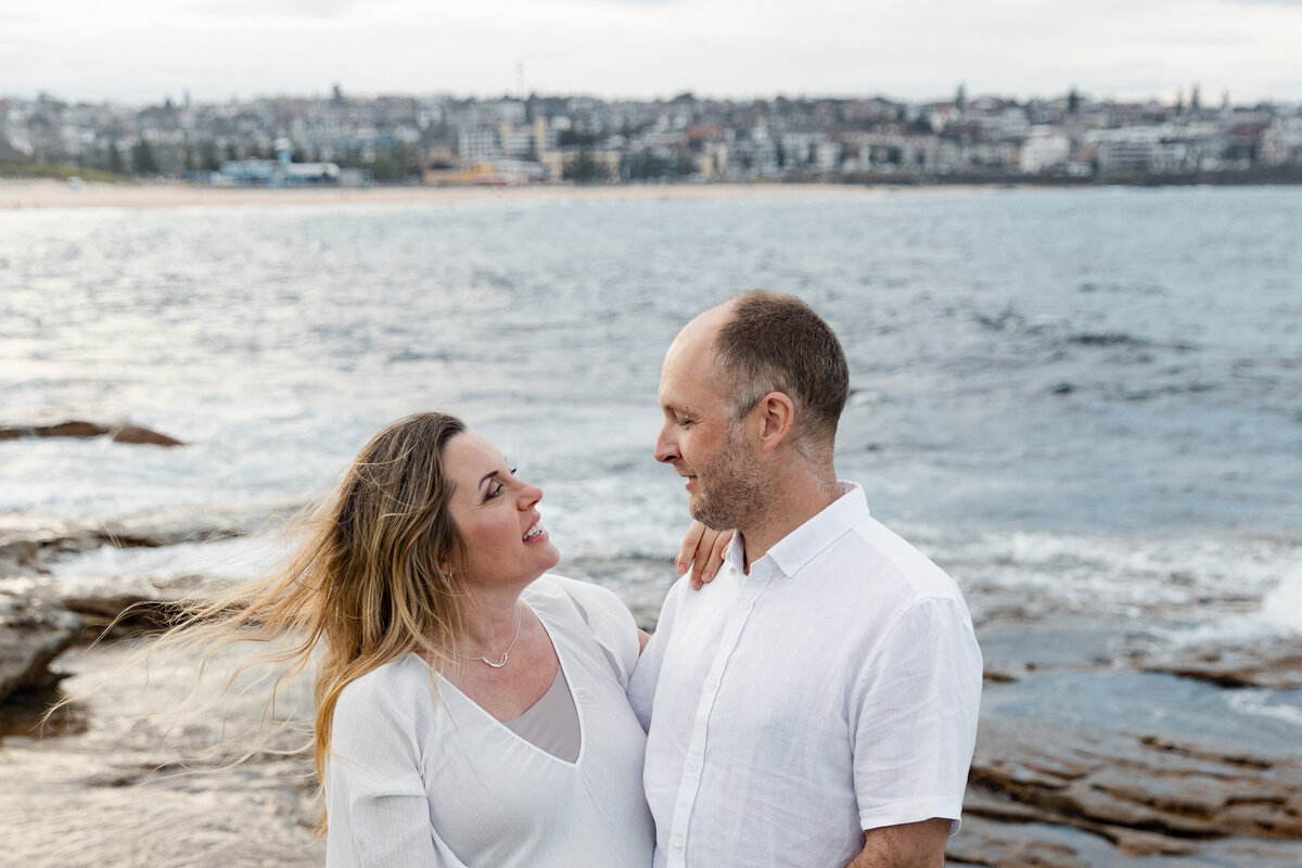 Maroubra Beach Tom & Jen Maternity Shoot 2023 Roam Ahead Weddings & Media-14