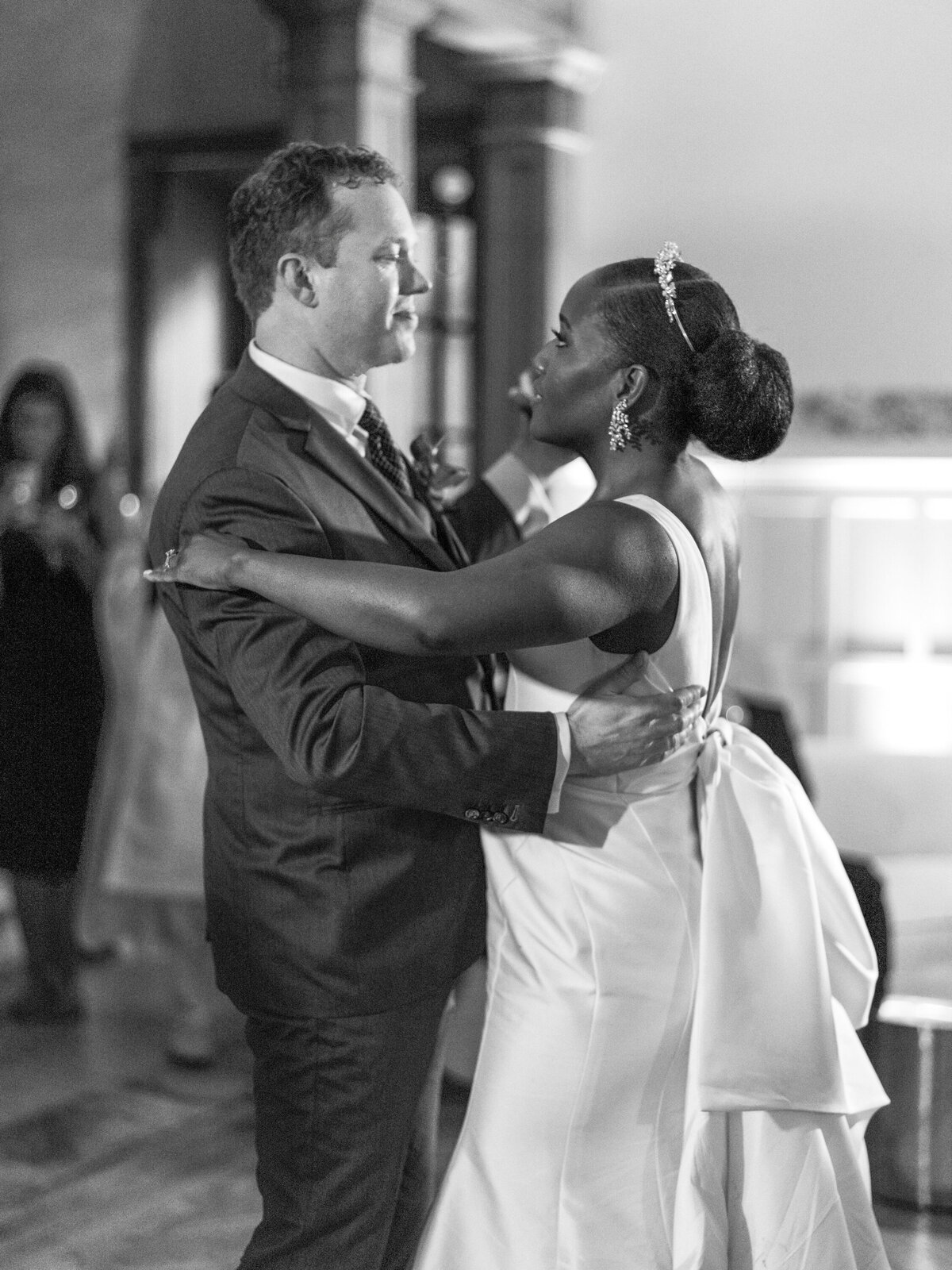casa-dos-penedos-portugal-wedding-first-dance