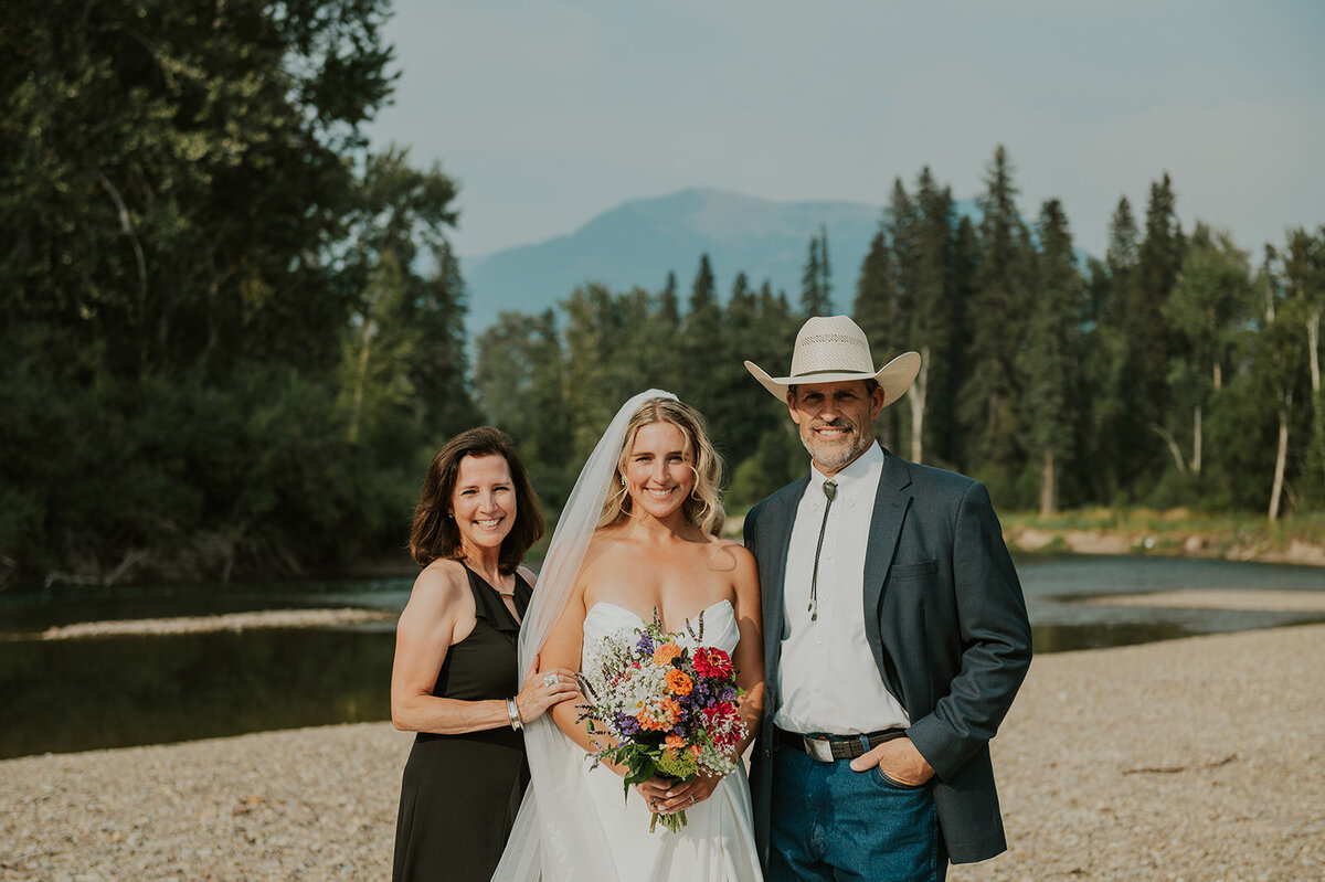 presley-gray-luxury-western-montana-wedding-7345