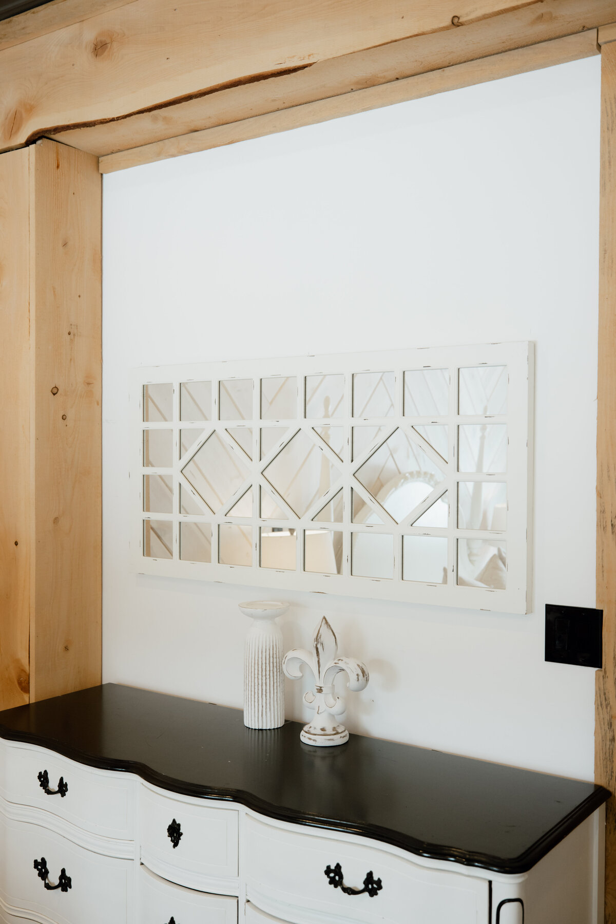 Bear-Ridge-Destination-barndo-suites-rosie-photo-video-60
