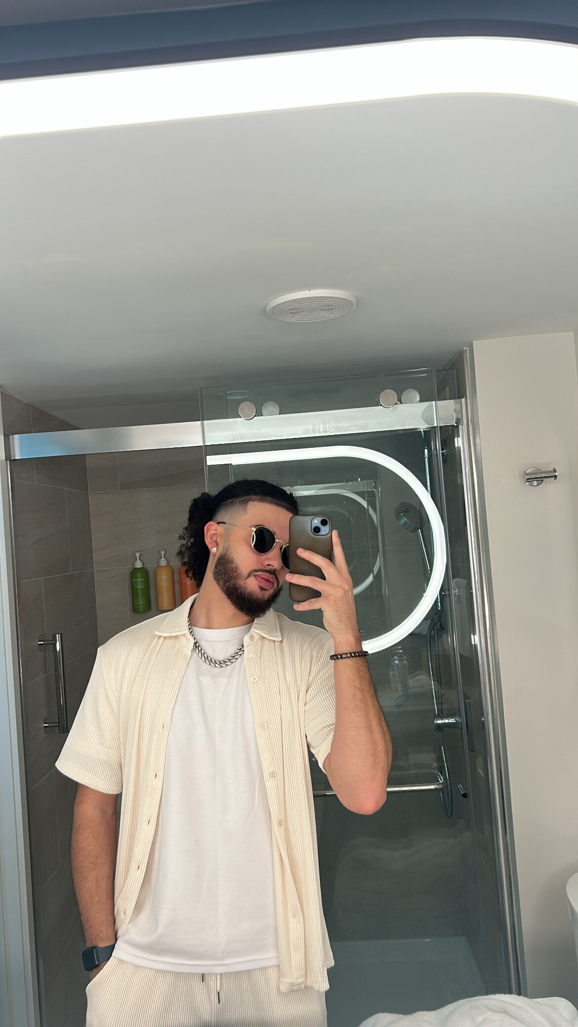 F0823099-1A26-4C05-8545-B12827907975