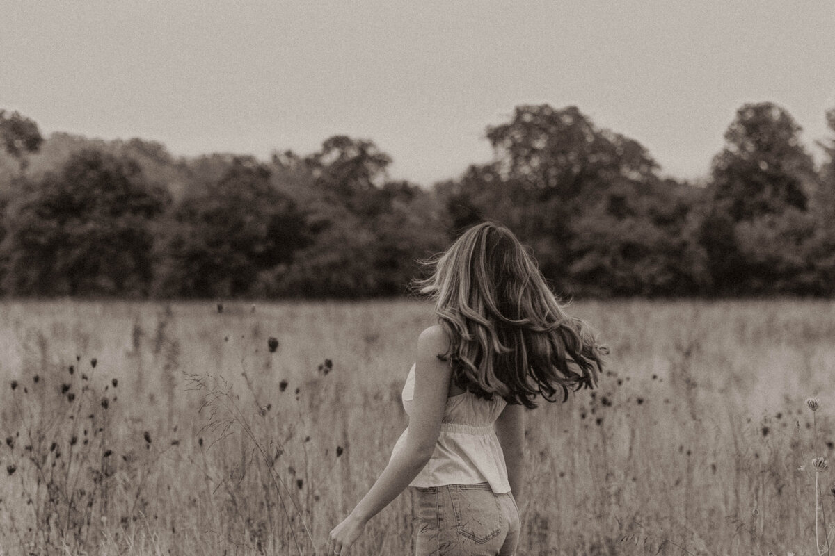 Meghan Hofer Photography Nostalgic and Artful Weddings and Portrait Photographer in Indiana — Seniors Photo 11