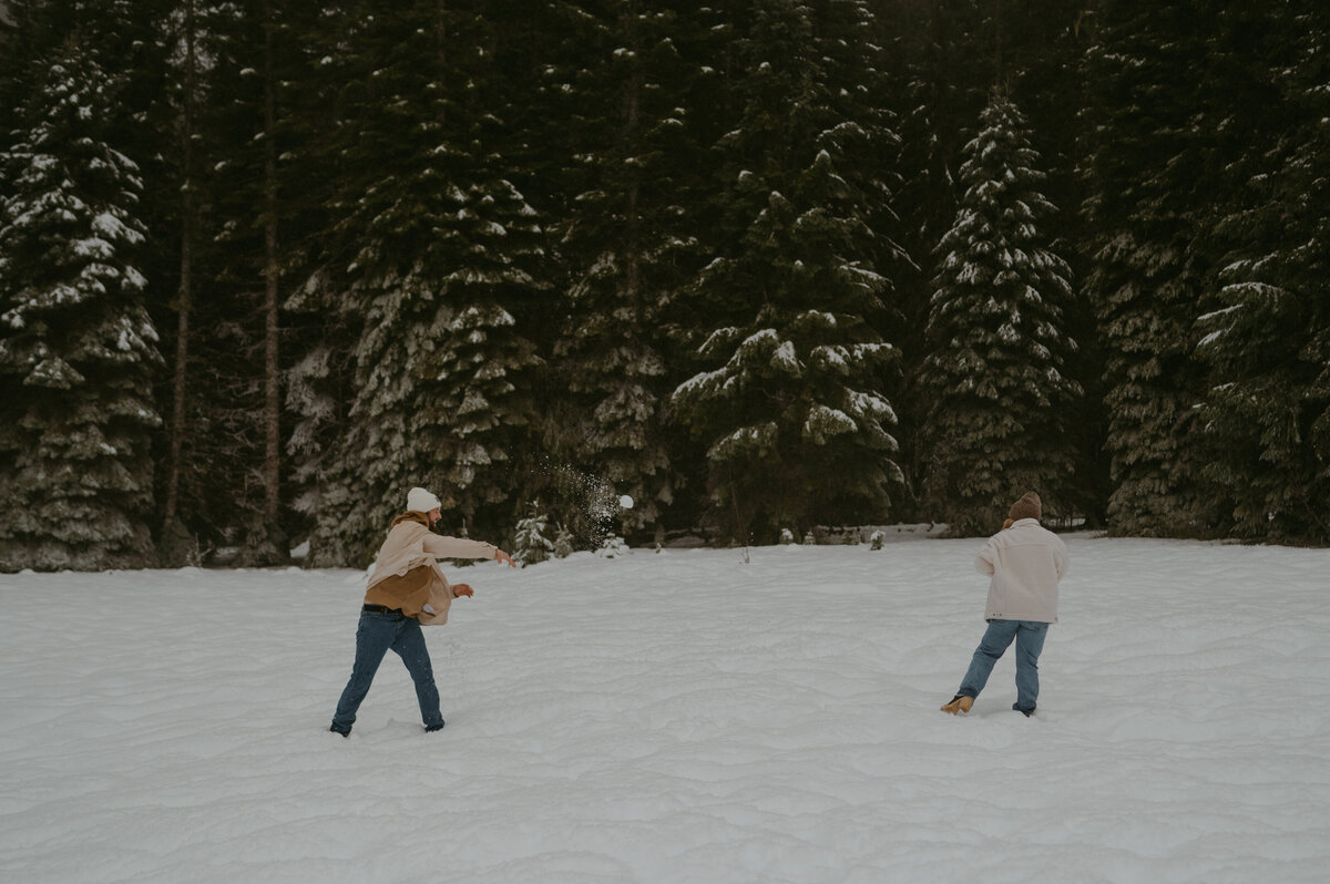 Oregon-Snow-engagement-photos-32