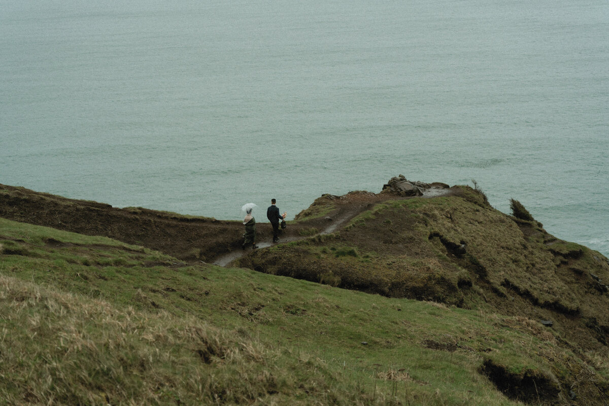 elopement oregon cliff - lizarrietaphotography-100