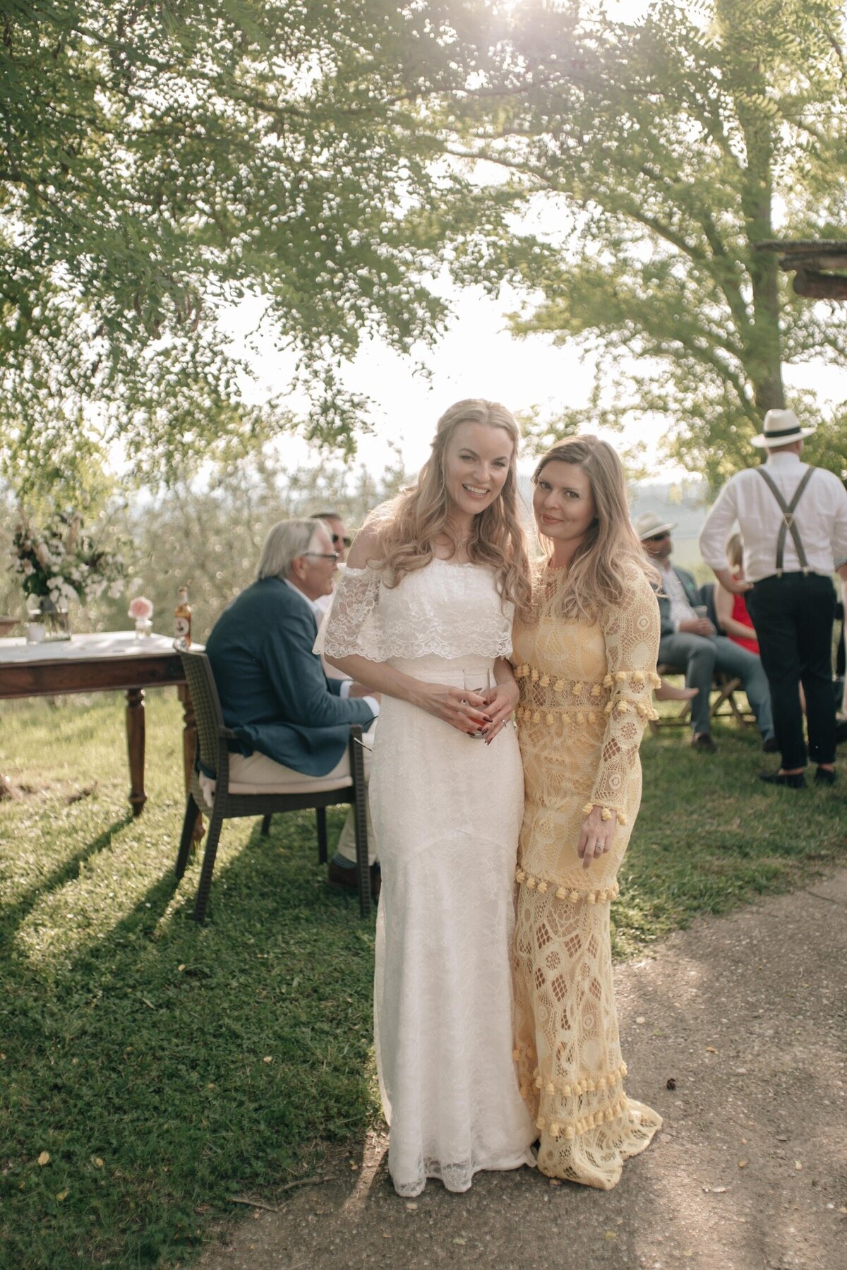 042_Tuscany_Destination_Wedding_Photographer-99_A tuscany wedding in the Chianti hills captured by Flora and Grace Wedding Photography. 