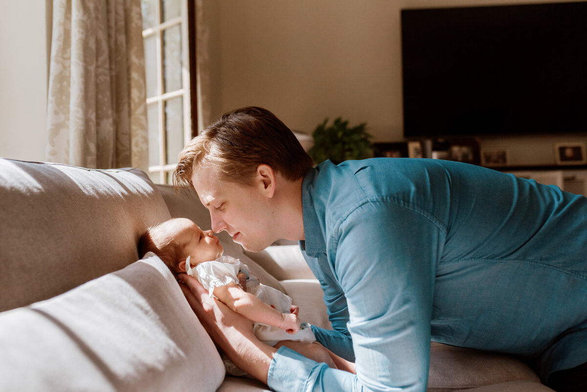 best-river-forest-lifestyle-newborn-photographer