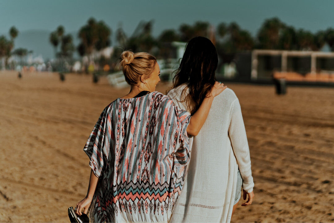 Robyn and Krista walking on Venice Beach