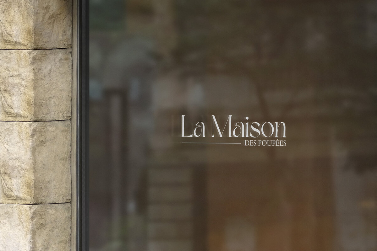 LA MAISON DES POUPEES LOGO