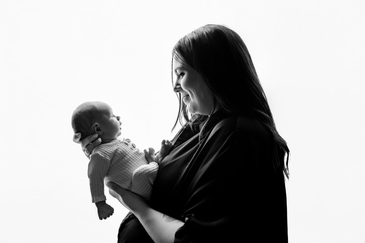 Farmington AR motherhood photography, newborn photoshoot Pleasant Grove AR