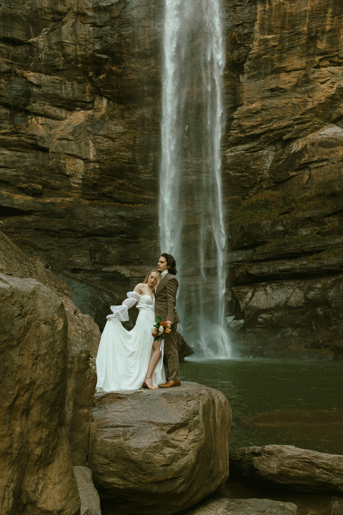 toccoa-falls-georgia-waterfall-whimsical-elegant-elopement-4