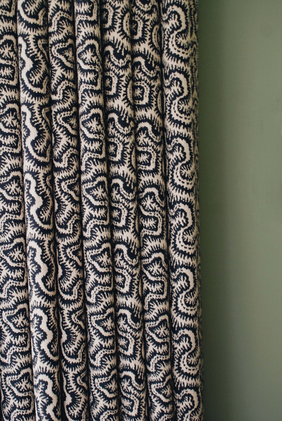 suffolk-lichen-green-interiors-curtain-detail